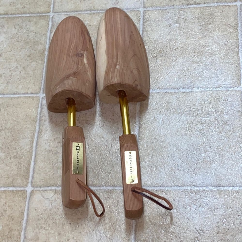 FootFitter Wooden Shoe Trees with Gold Accents Made Right CW12 M Large